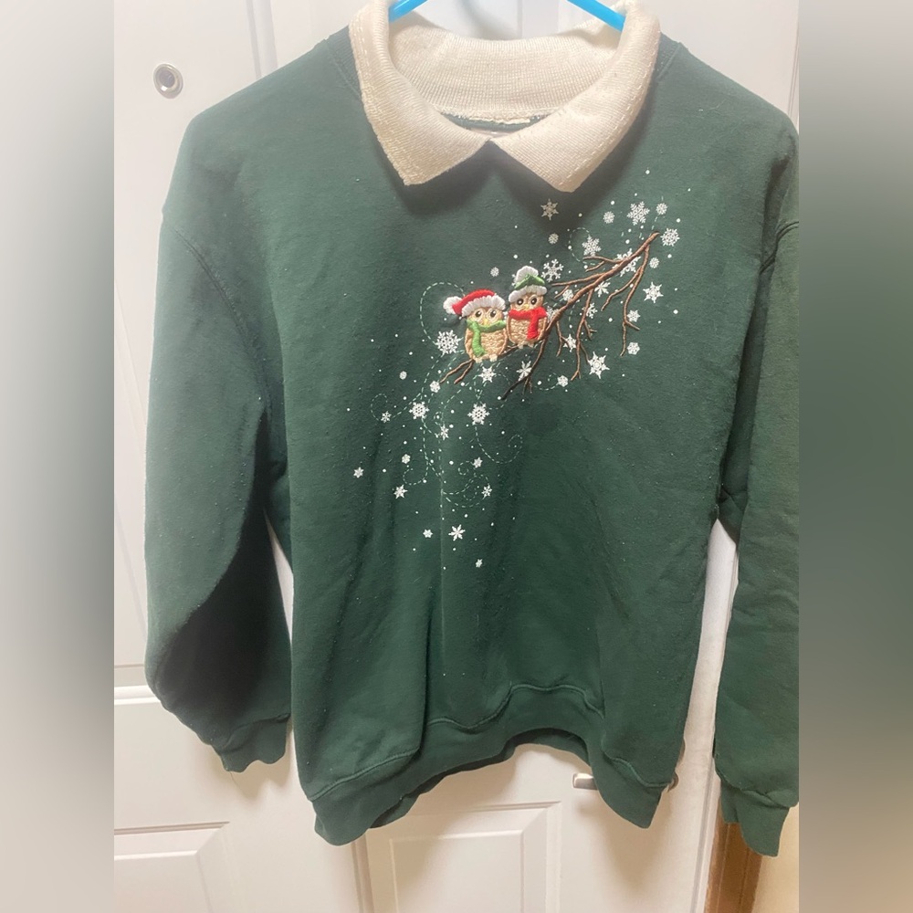 Vintage-Style Embroidered Christmas Owl Collared Sweatshirt